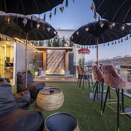 On Suites Sevilla Apartments Designed For Adults Kültér fotó