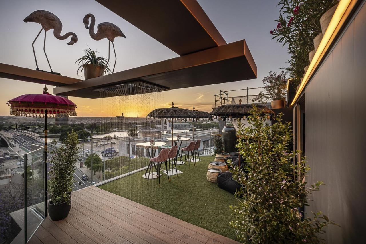 On Suites Sevilla Apartments Designed For Adults Kültér fotó